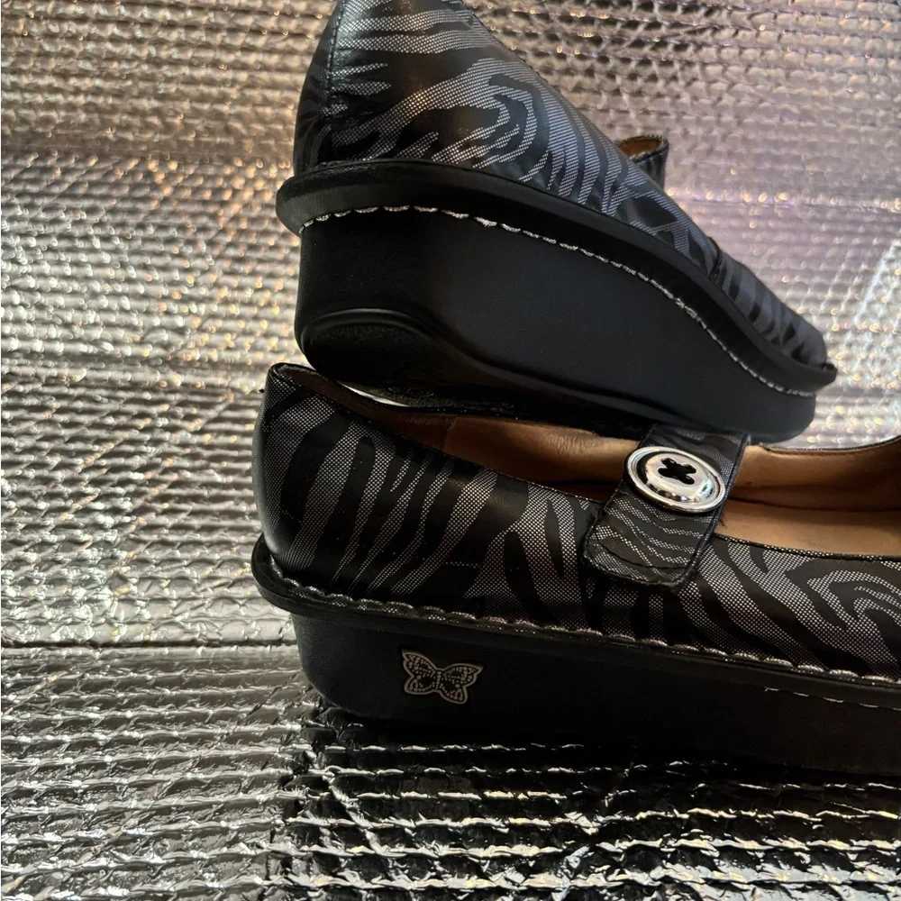 Alegria Black Flats with Decorative Stitching - Picture 3 of 6